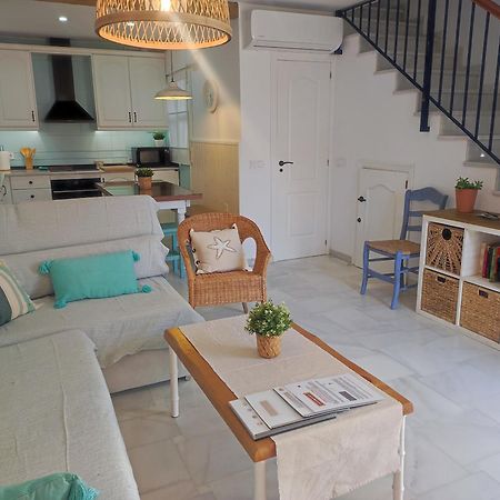 Casa Lola Conil, Azotea Al Mar Y Parking Solo Familias O Parejas Conil De La Frontera Exterior foto