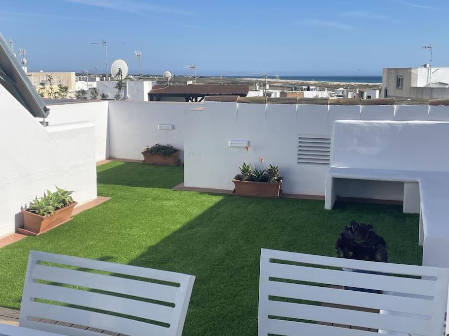 Casa Lola Conil, Azotea Al Mar Y Parking Solo Familias O Parejas Conil De La Frontera Exterior foto