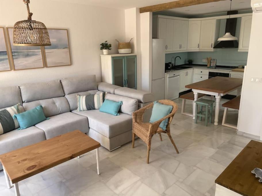 Casa Lola Conil, Azotea Al Mar Y Parking Solo Familias O Parejas Conil De La Frontera Exterior foto