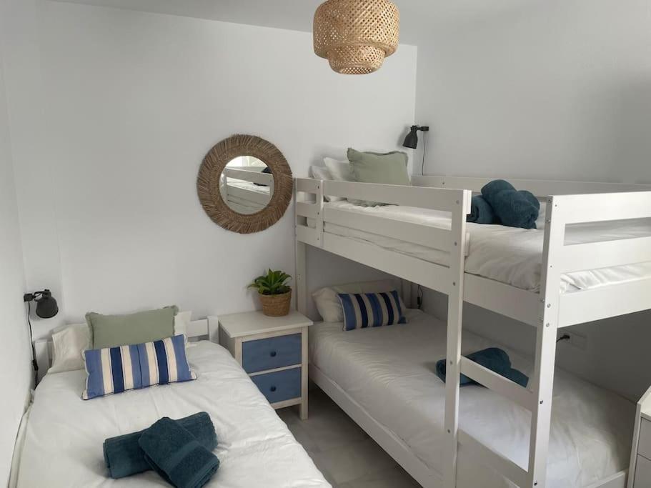 Casa Lola Conil, Azotea Al Mar Y Parking Solo Familias O Parejas Conil De La Frontera Exterior foto