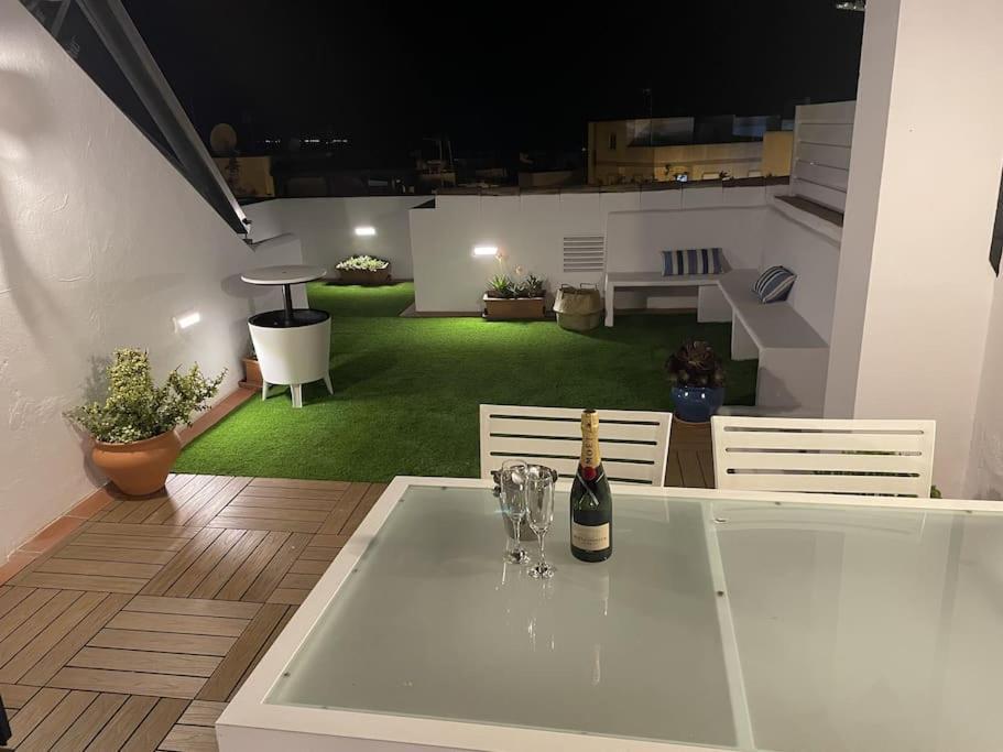 Casa Lola Conil, Azotea Al Mar Y Parking Solo Familias O Parejas Conil De La Frontera Exterior foto