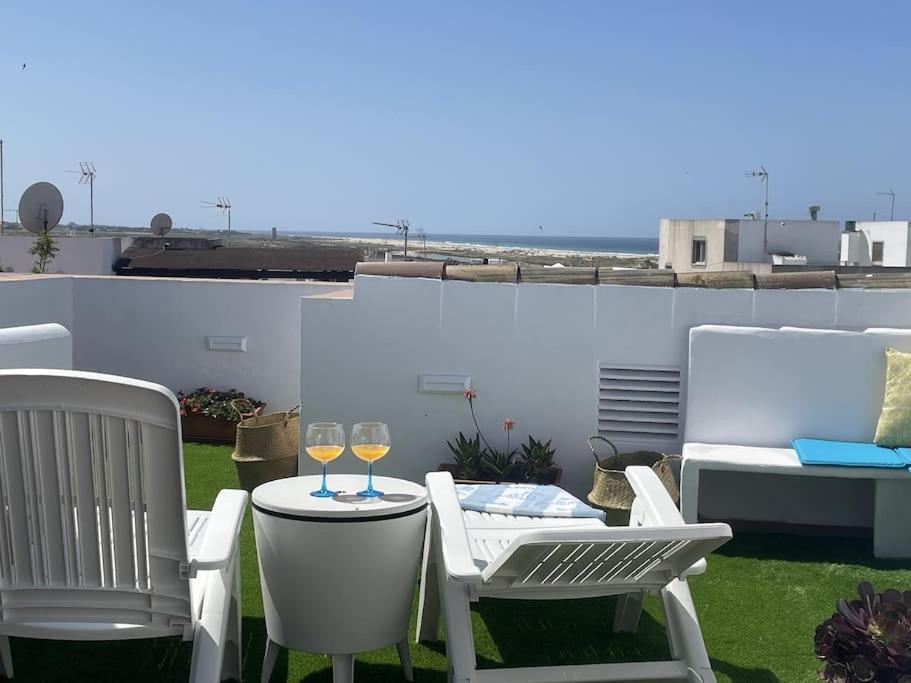 Casa Lola Conil, Azotea Al Mar Y Parking Solo Familias O Parejas Conil De La Frontera Exterior foto